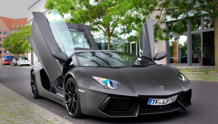 lamborghini aventador berlin vorn