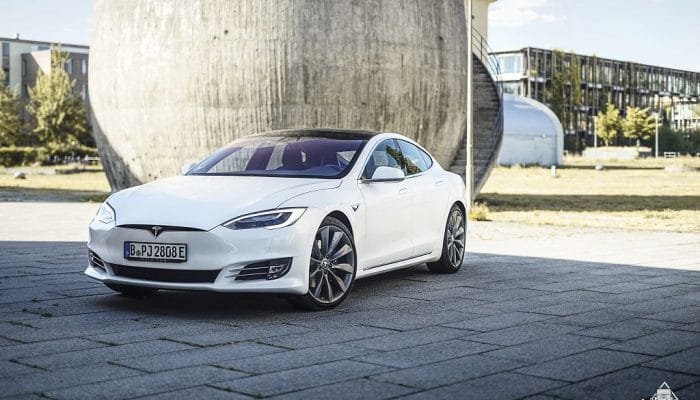 tesla mieten berlin