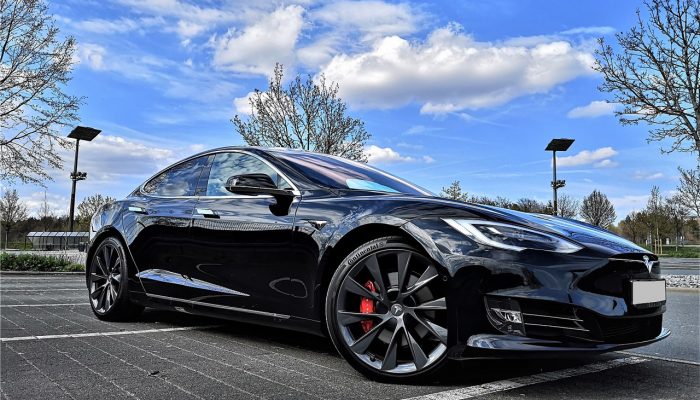 Tesla Model S P100D Ludicrous mieten in Stuttgart