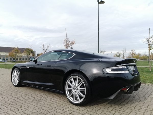 aston martin dbs
