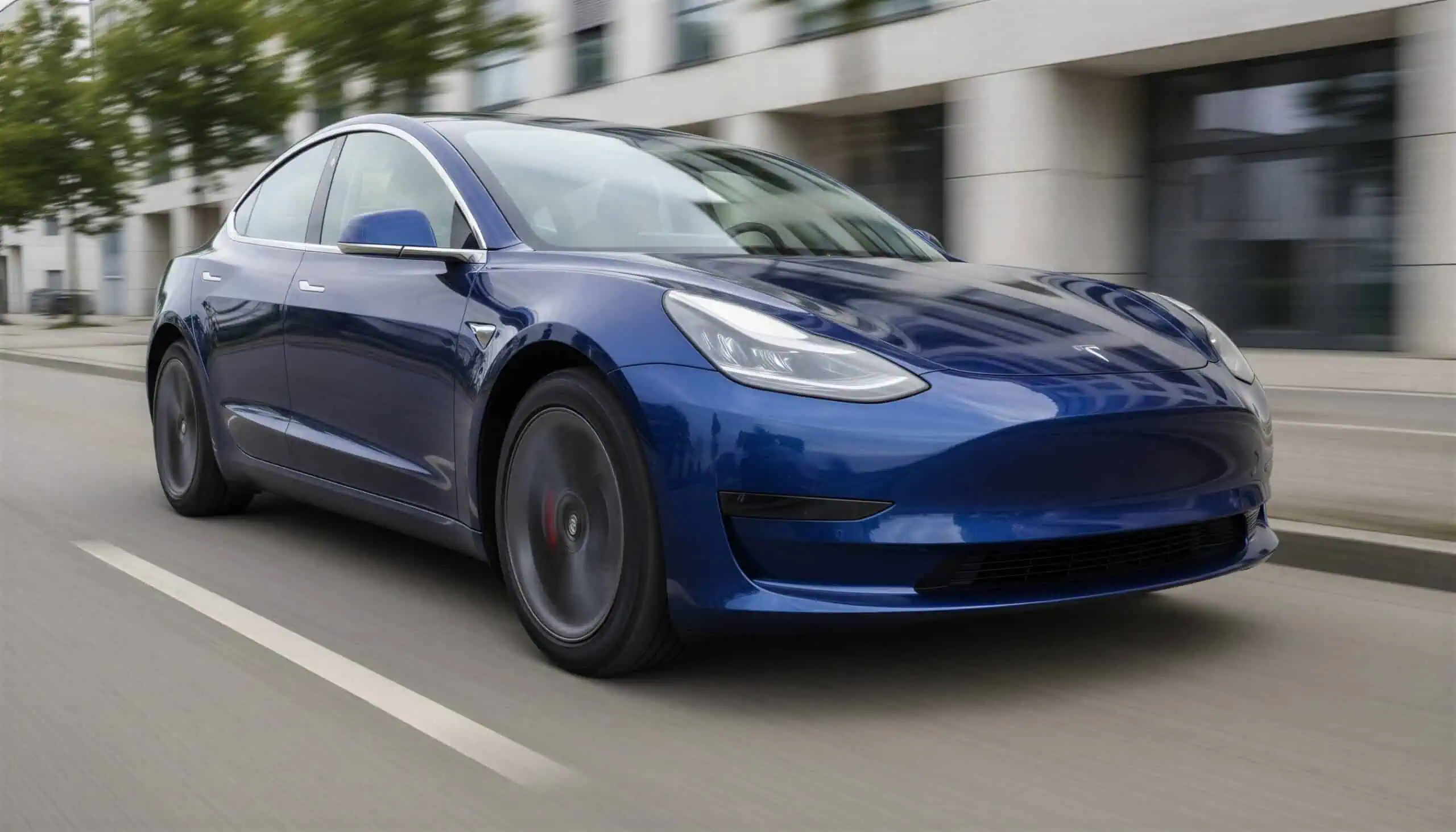 Tesla Model 3 Standard Plus mieten in Berlin hero