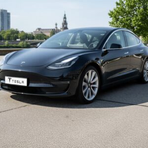 Tesla Model 3 Long Range mieten in Dresden hero