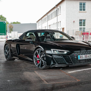 R8 Performance Spyder Front