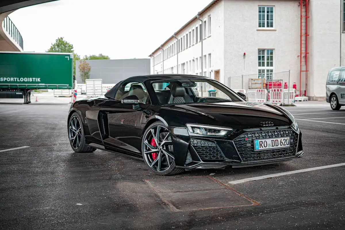 R8 Performance Spyder Front
