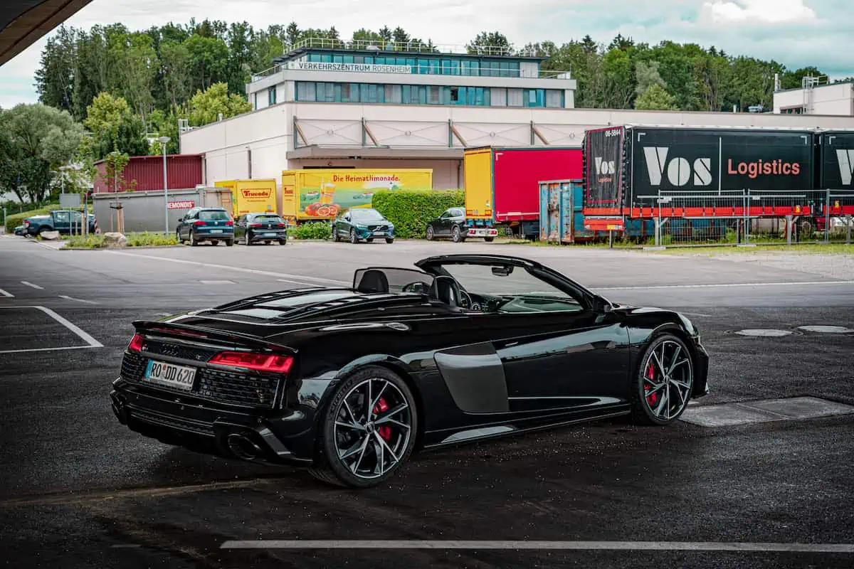 R8 Performance Spyder Seitenansicht