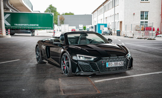 R8 Performance Spyder Front 2