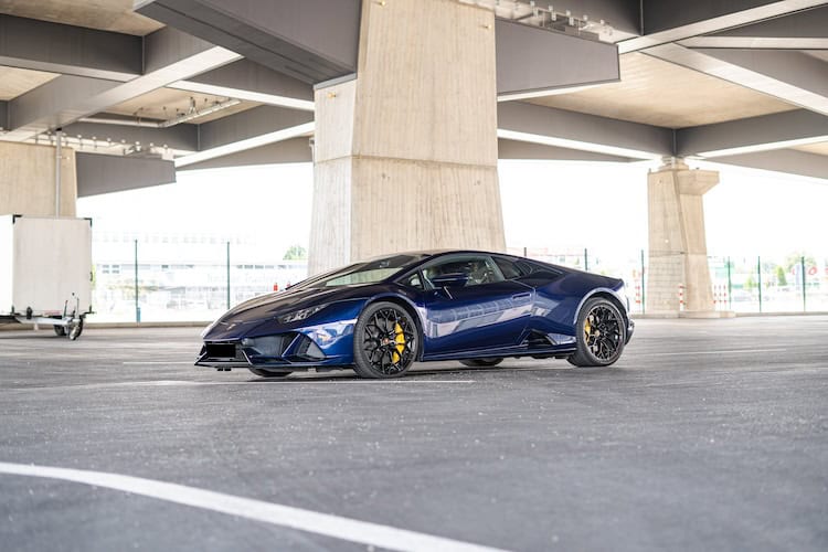 frontansicht vom Lamborghini Huracan EVO in München