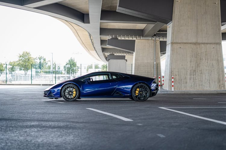 Seitenansicht vom Lamborghini Huracan EVO in München