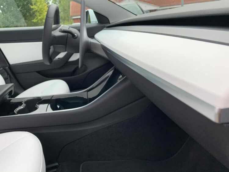 Tesla Model 3 Long Range mieten in Berlin