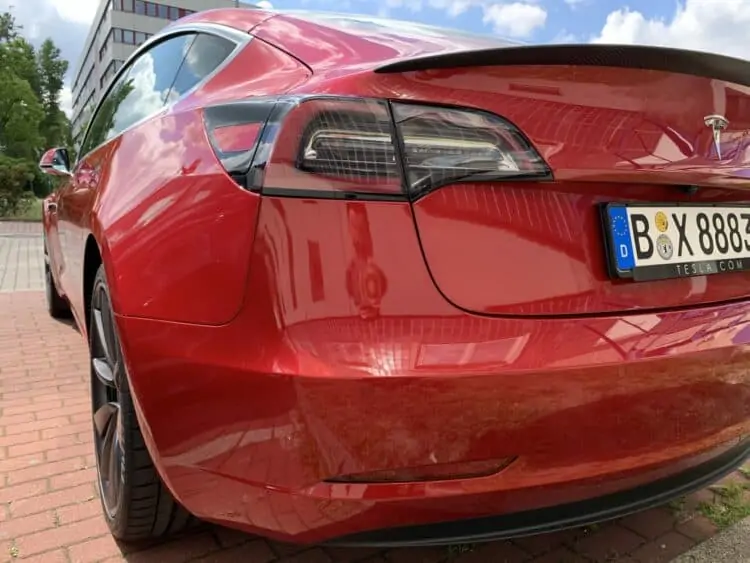Tesla Model 3 Performance mieten in Berlin