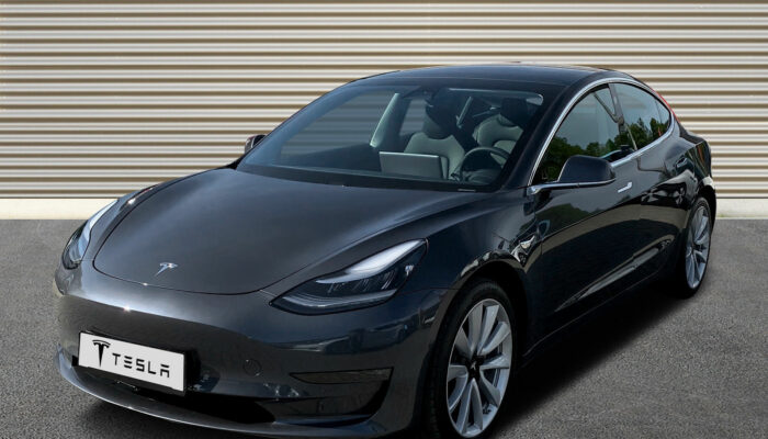 Tesla Model 3 Long Range mieten in Zwickau
