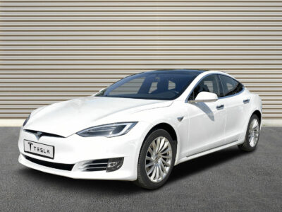 Tesla Model S mieten in Sachsen