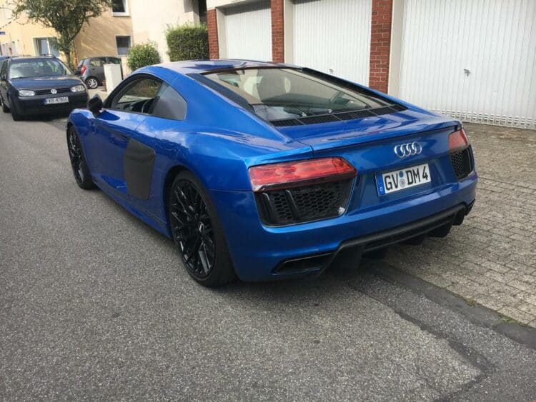 Audi R8 V10 mieten in Düsseldorf - DRIVAR Sportwagenvermietung