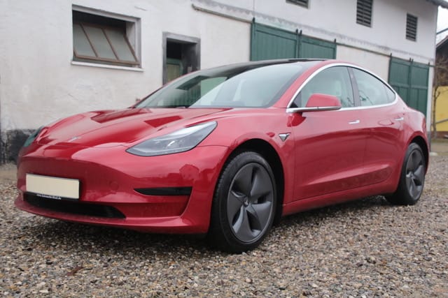 tesla-model-3-sr-plus-mieten-in-augsburg