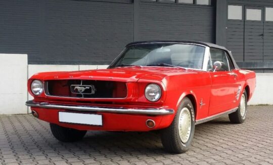 Ford Mustang Oldtimer mieten in Hannover