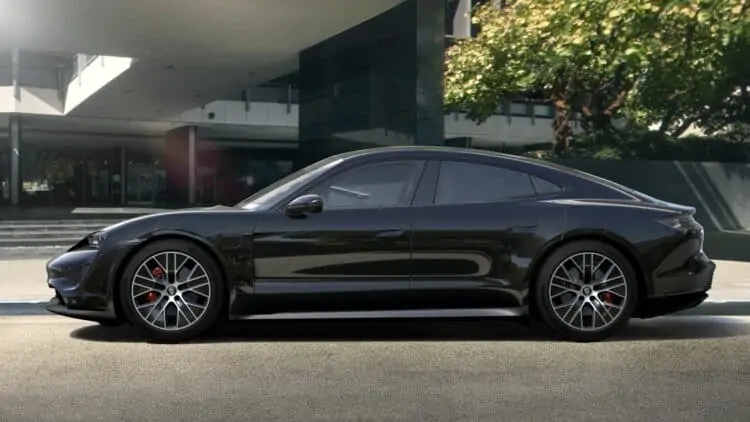Porsche Taycan Seitenansicht komplett