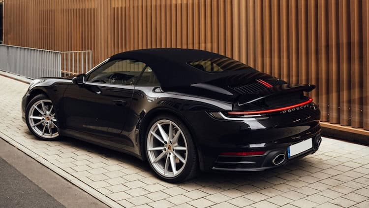 Seitenansicht vom Porsche 911 Cabrio in Frankfurt
