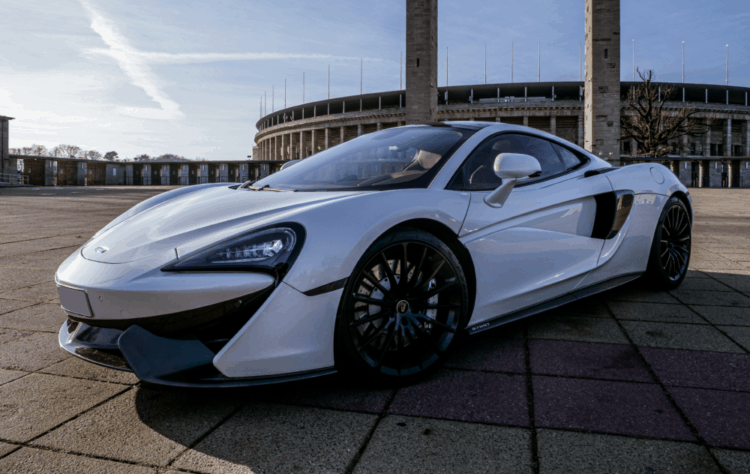McLaren 570 GT mieten in Berlin 1