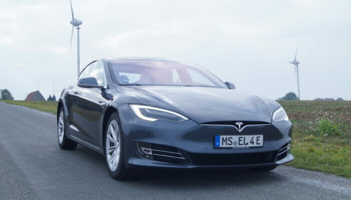 Tesla Model S mieten in Münster