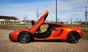 McLaren MP4-12C mieten in Magdeburg