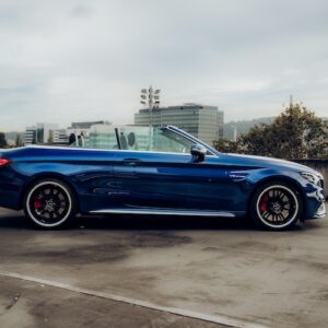 Seitenansicht vom Mercedes C63s AMG Cabrio in Stuttgart