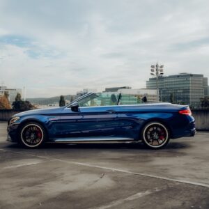 Seitenansicht vom Mercedes C63s AMG Cabrio in Stuttgart