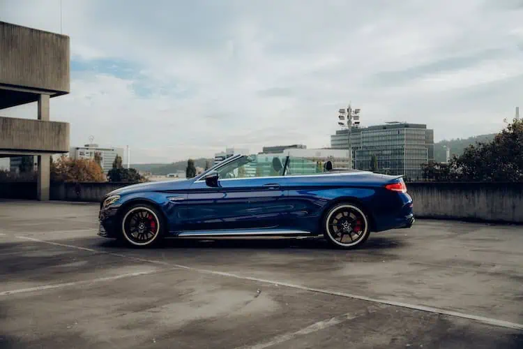 Seitenansicht vom Mercedes C63s AMG Cabrio in Stuttgart