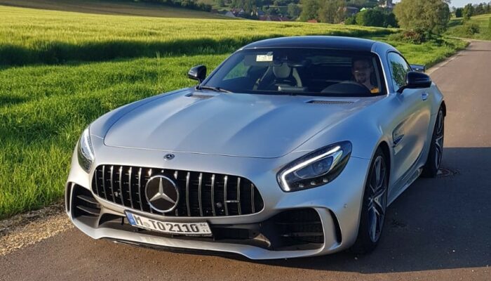 Mercedes-AMG GT R mieten in Ulm
