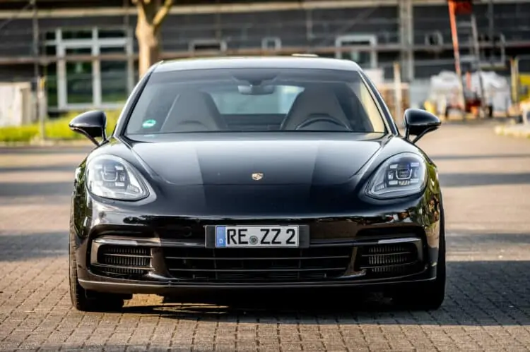 Porsche Panamera 4S mieten in Dortmund