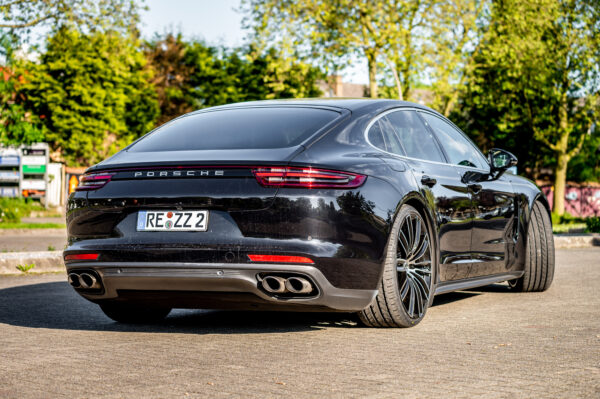 Porsche Panamera 4S mieten in Dortmund