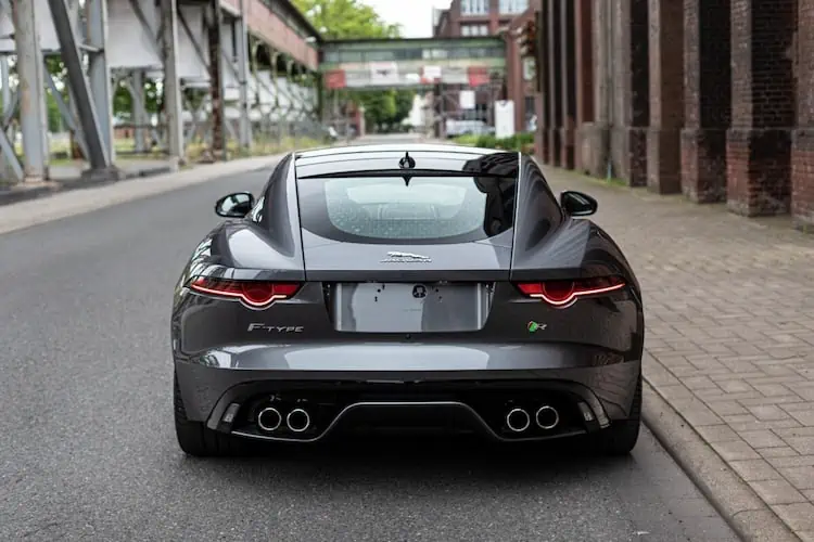 Heckansicht vom Jaguar F-Type R in Dortmund