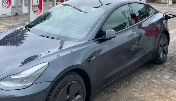 Tesla Model 3 Long Range mieten in München