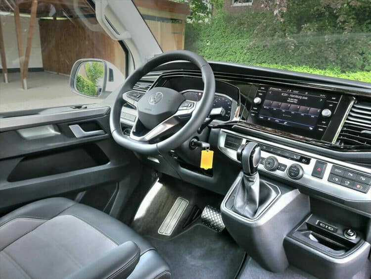 VW T6 Multivan mieten in Frankfurt