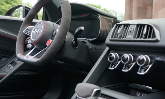 Audi R8 V10 Performance Spyder mieten in Bielefeld