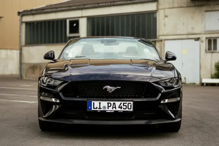 Ford Mustang GT Cabrio mieten am Bodensee