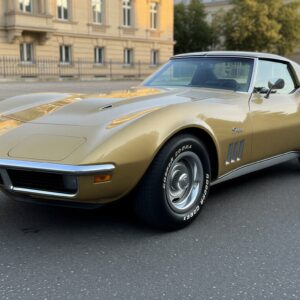 Corvette C3 Stingray mieten in Berlin hero