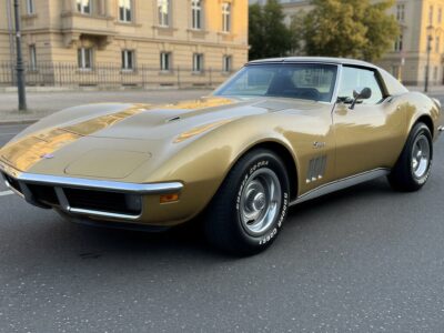 Corvette C3 Stingray mieten in Berlin hero