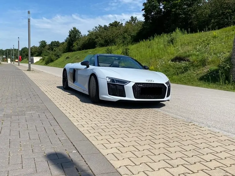 Audi R8 V10 Performance Spyder mieten in Nürnberg