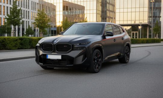 BMW XM mieten in München hero