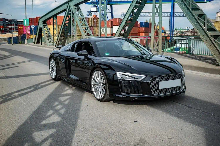 Audi R8 V10 Plus mieten in Darmstadt