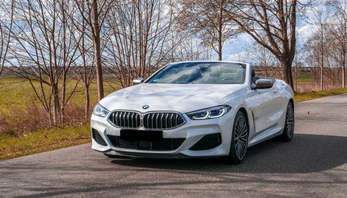 BMW M850i mieten in Berlin