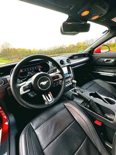 Interieur vom Ford Mustang GT in Hamburg