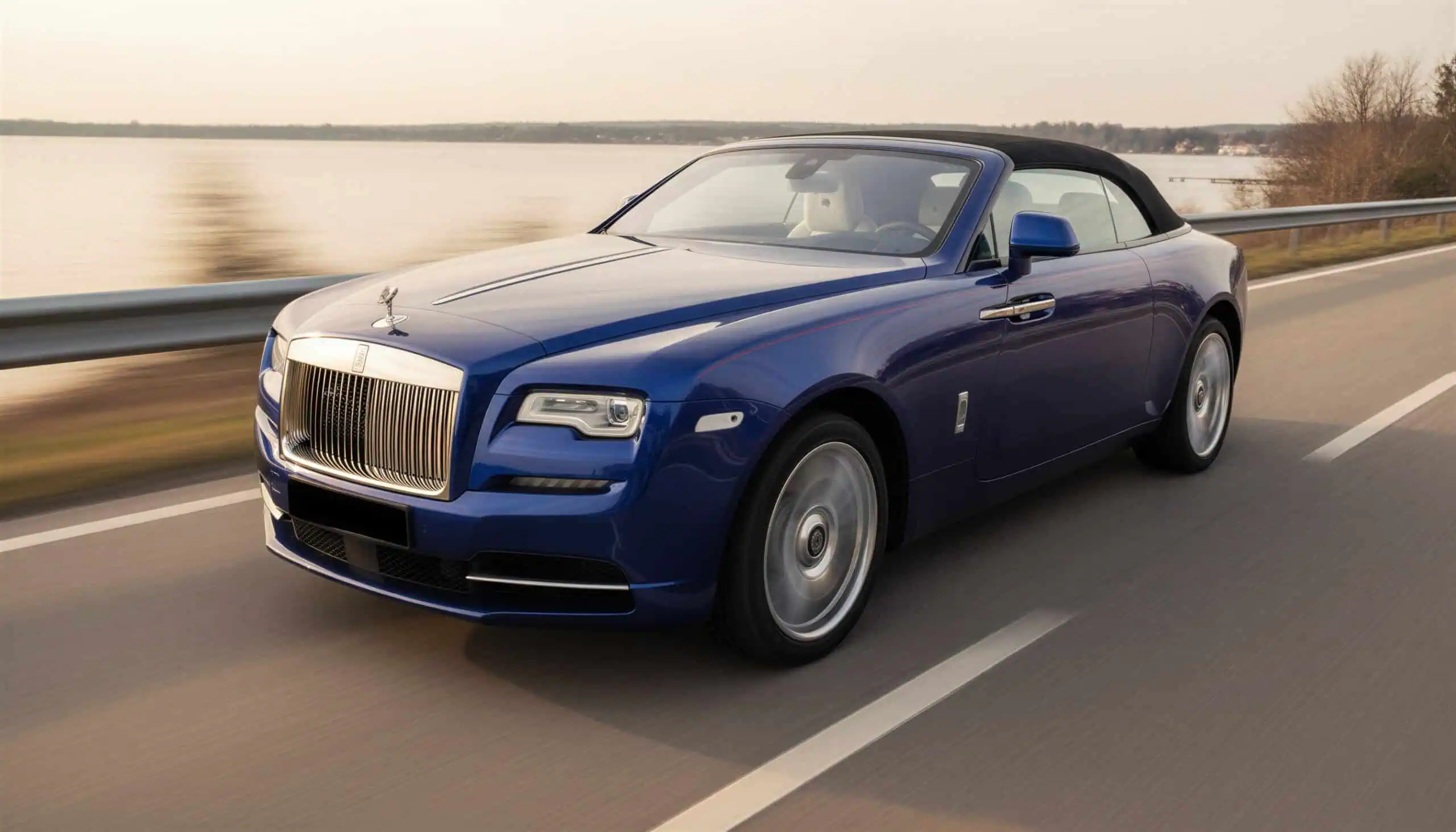 Rolls Royce Dawn mieten in München hero