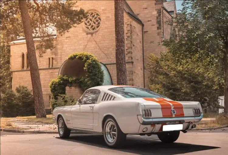 Ford Mustang Oldtimer mieten in Berlin