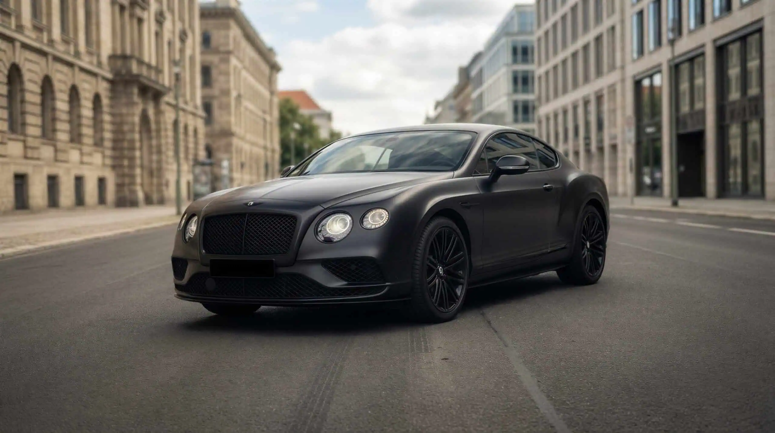 Bentley Continental GT mieten in Berlin hero