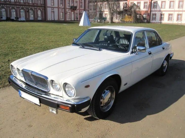 Jaguar XJ6 Oldtimer (1984) mieten in Frankfurt