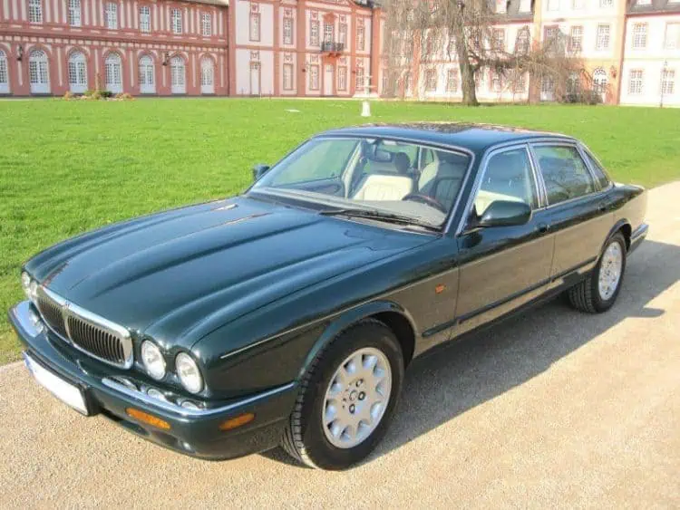 Jaguar XJ8 Oldtimer (1998) mieten in Frankfurt