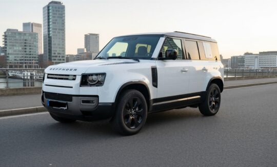Land Rover Defender mieten in Frankfurt hero