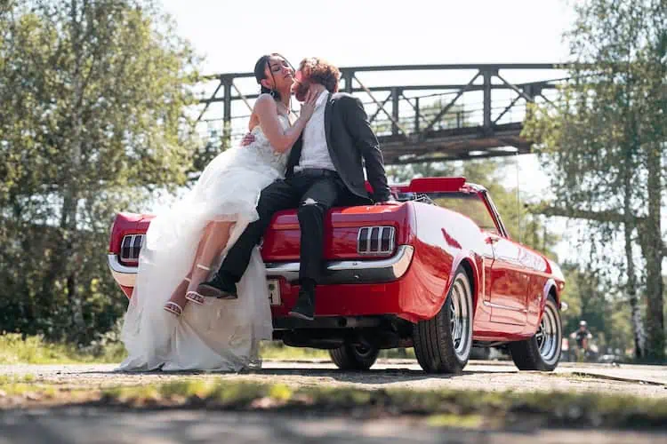 Bild Hochzeit vom Ford Mustang Oldtimer Cabrio in Duisburg
