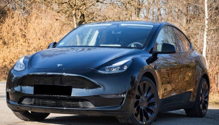 Tesla Model Y Performance mieten in München